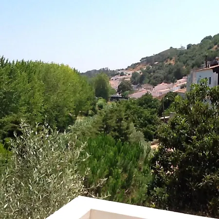 Spacious House + Balcony Hébergement de vacances